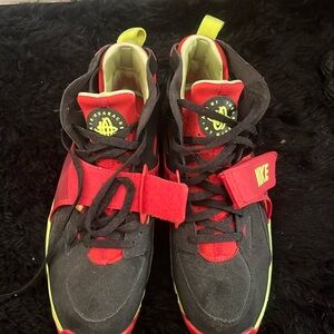 Nike Air trainer Huarache red black and green shoes